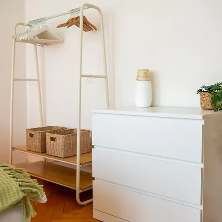 Chez Nicole Gare1 - - Zentral - Familienfreundlich - Business Apartament *