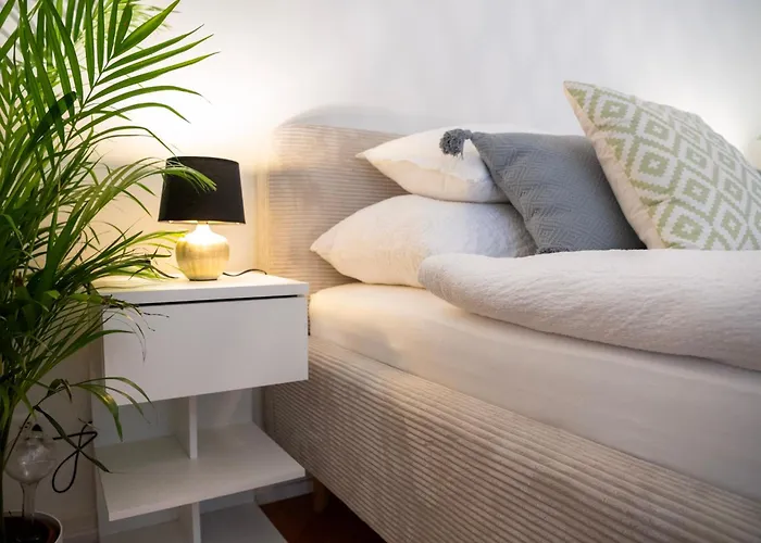 Apartment Chez Nicole Gare1 - - Zentral - Familienfreundlich - Business