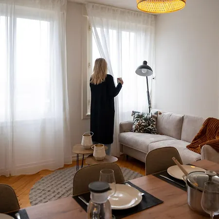 Chez Nicole Gare1 - - Zentral - Familienfreundlich - Business Apartamento *
